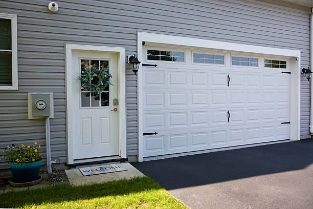 24/7 Emergency Garage Door Panel Replacement experts in Old Stine, CA